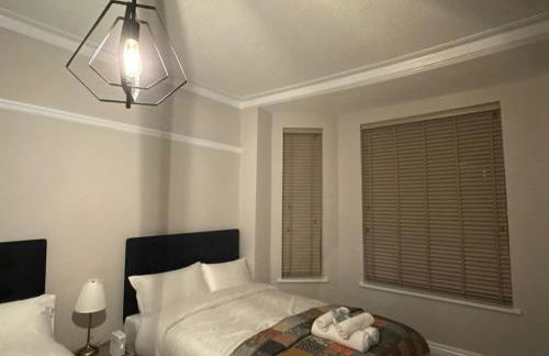 Large Luxury 4 bedroom home with parking - Foto 42