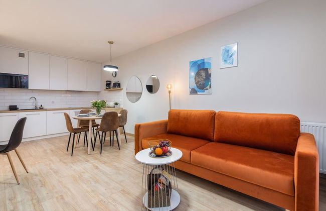 Spadochroniarzy 8b/13 by Renters - Photo 1