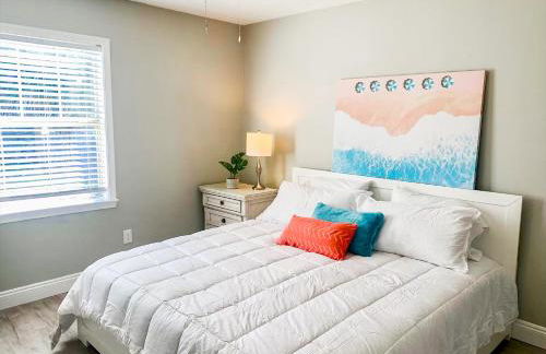 Tropical Gem/5 min beach walk - Foto 10