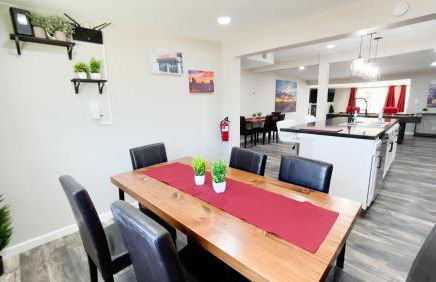 Private Home - Heated Pool, Billiards, Darts, Foosball, Fireplace, 5 Smart TVs, BBQ, Cotton Bedding - The Saguaro Sanctuary, Pool Heat Optional - Foto 9