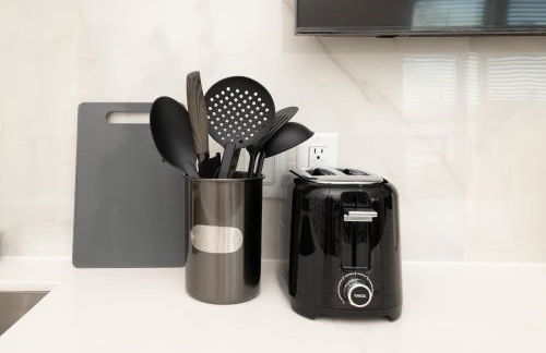 Urban Oasis with Top Houston Attractions nearby - Photo 44