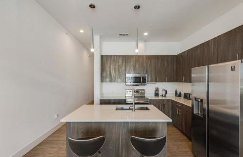 Sleek loft style 2BR I Gym I Parking I Workspace - Foto 6