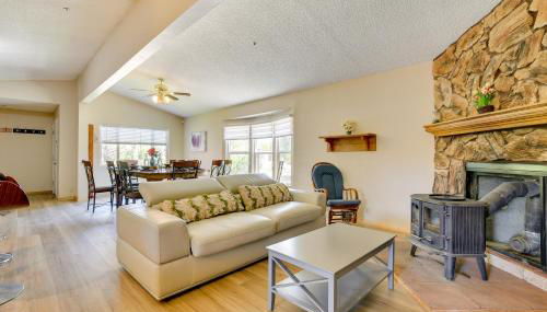 Tranquil Maricopa Retreat with Pool and Hot Tub - Foto 3