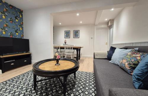 Dog-Friendly Basement Apartment with Garden - Southsea, Portsmouth #26a - Foto 1