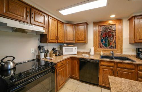 Inviting Colorado Springs House with Spacious Deck! - Foto 12