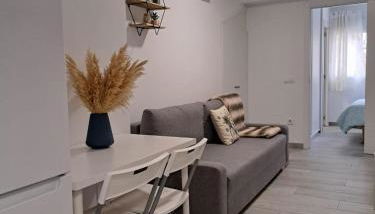 Charming Apartment up to 4 Persons 3 min to Metro - Foto 3