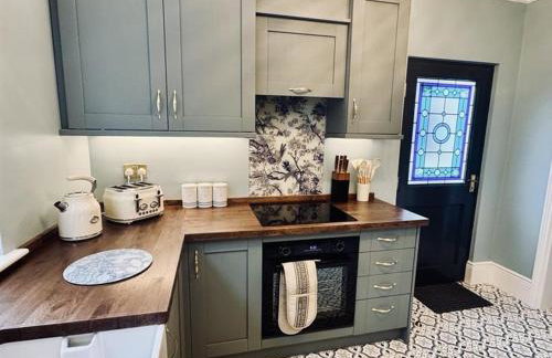 Moody House - Photo 3