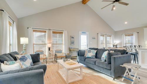 Relax Poolside, Walk to Sand! Galveston Family Gem - Foto 3