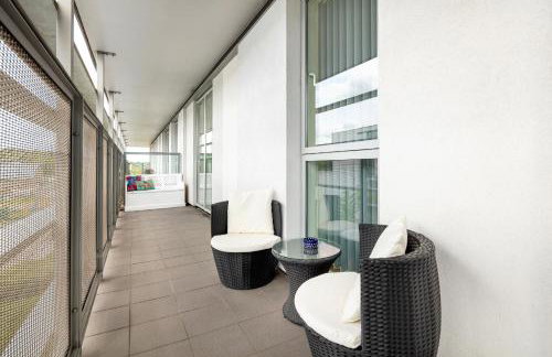Stunning Apartment with Underground parking! - Foto 34