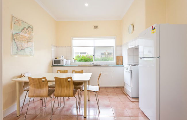 Albany Holiday Units - Photo 6