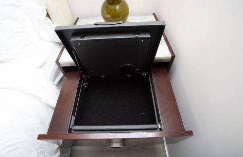 Comfy Studio with Cali King Size Mattress - Foto 17