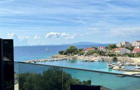 Apartments Solis, 50 m from the sea - Jakišnica - Photo 1