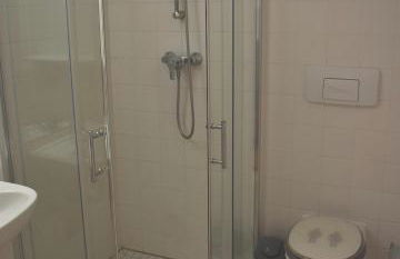 Neu renoviert: 11 Zimmer mit großer Wohnküche, mitten in der Natur - Foto 37