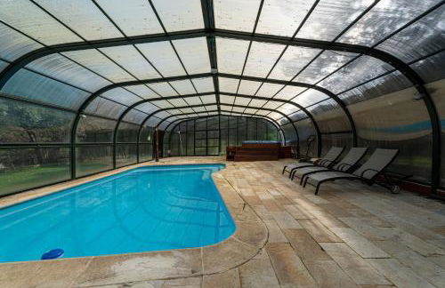 Villa con Jacuzzi exterior y Piscina cubiertos - Foto 75