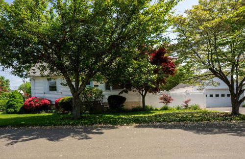 Fairfield Cottage -Top Rated Gem, Fire Pit, Near Beach, 90 Min to NYC - Foto 42