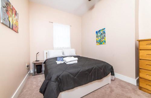 Walk to Acrisure - Parking - Location - GroupStay - Foto 9