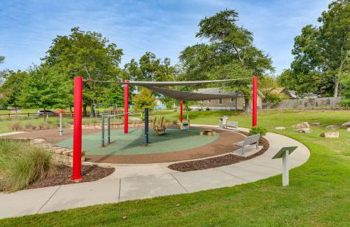 Steps to Playground Family Home in Douglasville! - Foto 3