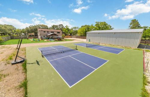 Pickleball-Basketball Oasis-Pool & Spacious Home - Photo 60