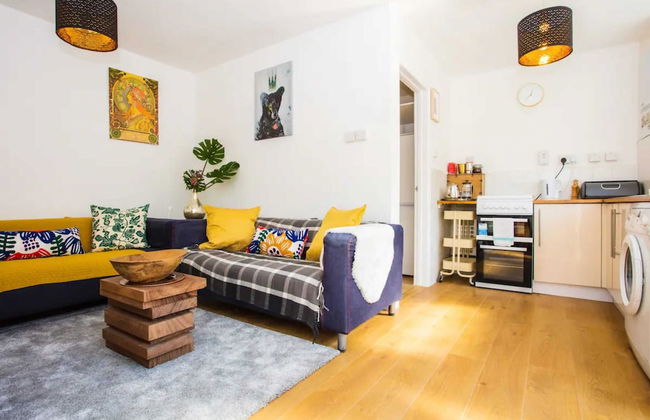 Stylish 4BD House With Private Garden - Stratford - Foto 14