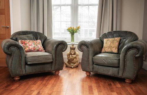 5 Bed Luxury Townhouse with Hot Tub, Rooftop Terrace, Perfect for Groups, Near Cruise Terminal - Foto 30