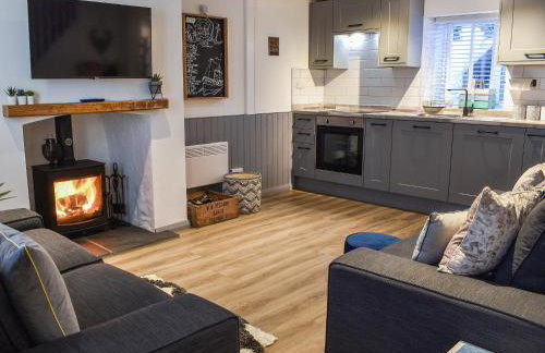 Low Quay Cottage - Photo 1