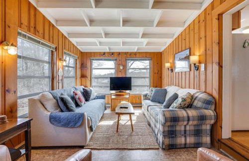 1 Mi to Beach! Family Gloucester Gem with Yard - Foto 10