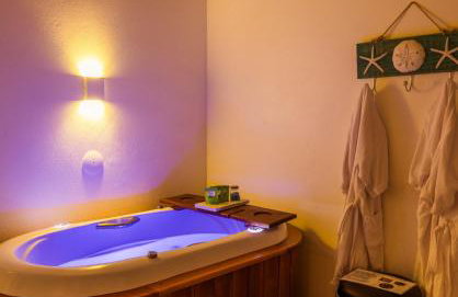 Casa d'Aroeira Residencial Boutique - Centro de Juqueí - Perto de Tudo - 2 quadras do Mar - Serviço de Praia - Roupa de Cama 600 fios algodão Egípcio - Tudo Novo - Estacionamento Interno - Cozinha - Consulte unidades com Ofurô Hidro e Cromoterapia - Foto 16