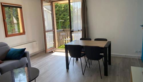 Spacious T3 with balcony - close to town center - Photo 3