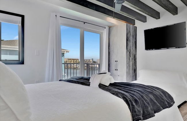 The Aura a Luxury Waterview Condo Heated Pool - Foto 17