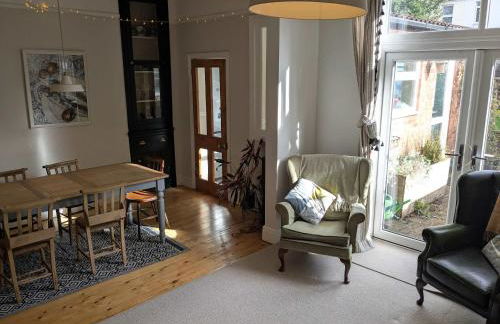 Charming 3-Bedroom House in Bristol with Garden - Perfect for Families - Foto 9