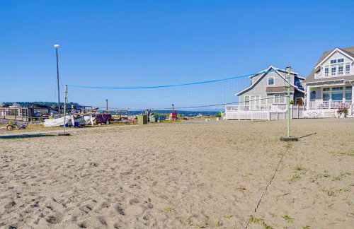 Sun-Soaked Sandy Point Haven with Beach Access! - Foto 31