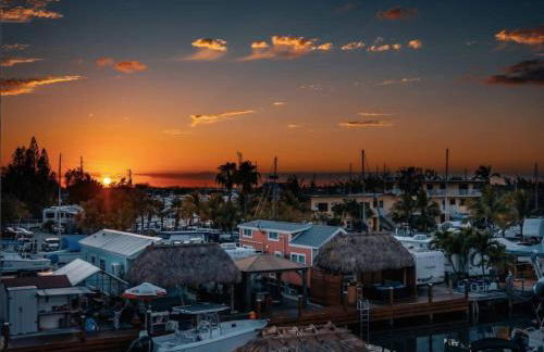 Waterfront Studio 1, Kayaks, Pool, Bay View, Wifi - Photo 2