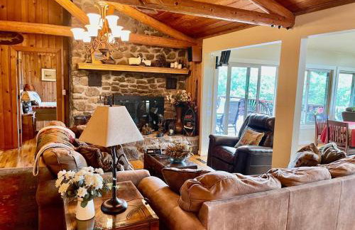 Lake Escape to an Elegant 4 Br Home - Foto 20