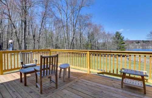 Shared Fire Pit and Kayaks Catskills Lake Retreat! - Foto 15