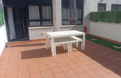 LA TERRAZA DE LA VEGA - Ubicación inmejorable , wifi , terraza y parking gratuito - Foto 44