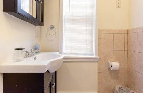 The Brick House Wooster Sq at Yale with Skyline Deck and WD - Foto 10