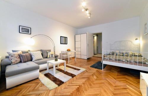 Block Apartment Upper Town - Photo 9