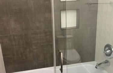 Updated Spacious Home & Hot Tub - Foto 26