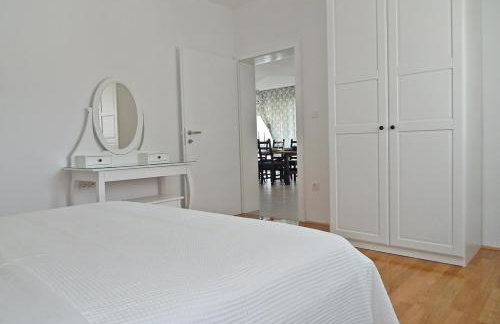 Apartments Katarina with swimming pool - Photo 29