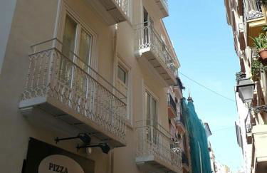 Apartamentos Hiedra y Tapinería Mercado Central - Photo 20