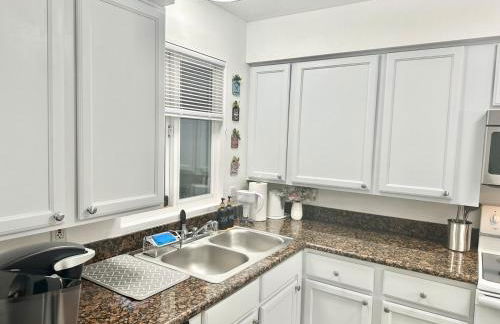 Stylish & Cozy Townhome Getaway in Lynnwood! - Foto 3