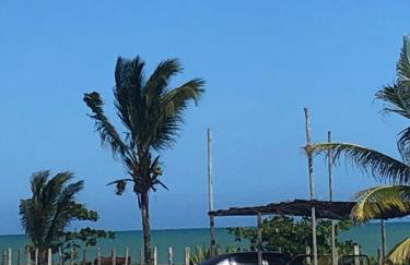 Casa com piscina e um quarto com ar split pé na areia a 50 metros da praia - Foto 18