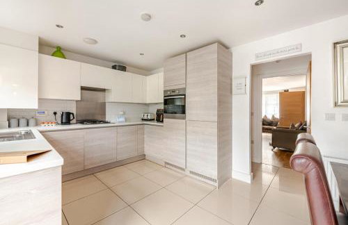 Quayside Home with Seperate Bar and optional access to Beach Hut - Foto 15