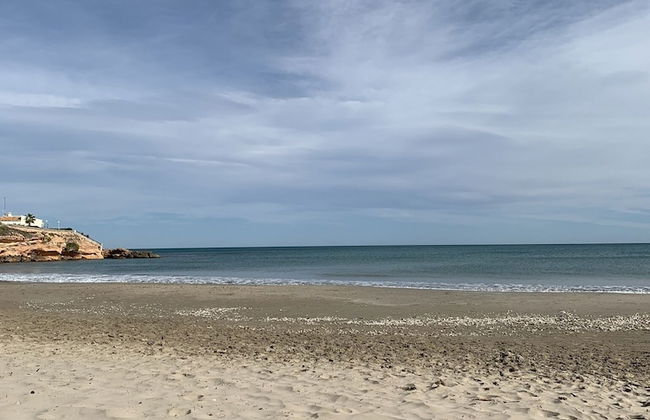 2-bed Apartment 10 min Drive to the Beach! - Foto 27