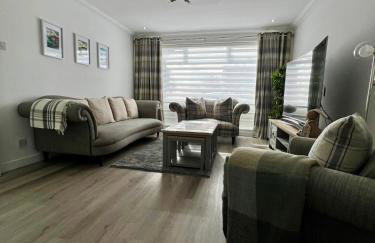 Dunmuir House 4 Bedroom 2 bathroom House & Garden in Denny - Photo 7