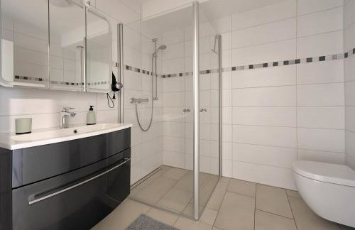 Modern Wohnen I Smart TV I Terrasse I 2x Parkplatz I 2 Schlafzimmer I 6 Schlafplätze - Foto 18