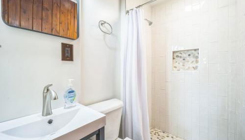 Lake Views with Big Windows & Bath - Foto 4