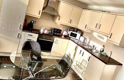 Chester City Centre Waterfront Apartment - Photo 16