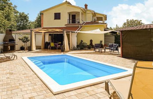 2 Bedroom Awesome Home In Zeliski - Foto 1