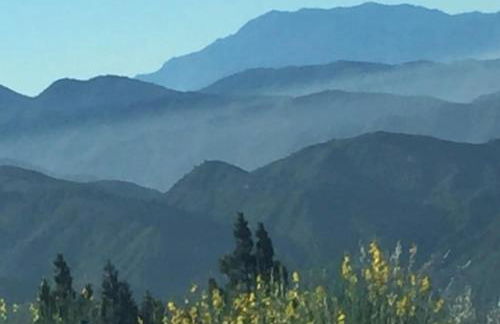 Spacious cozy chalet huge deck over seasonal creek - Foto 72